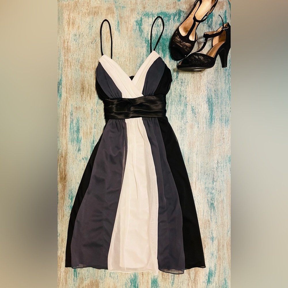 Y2K Vintage Cocktail Dress; Small; black/grey/white